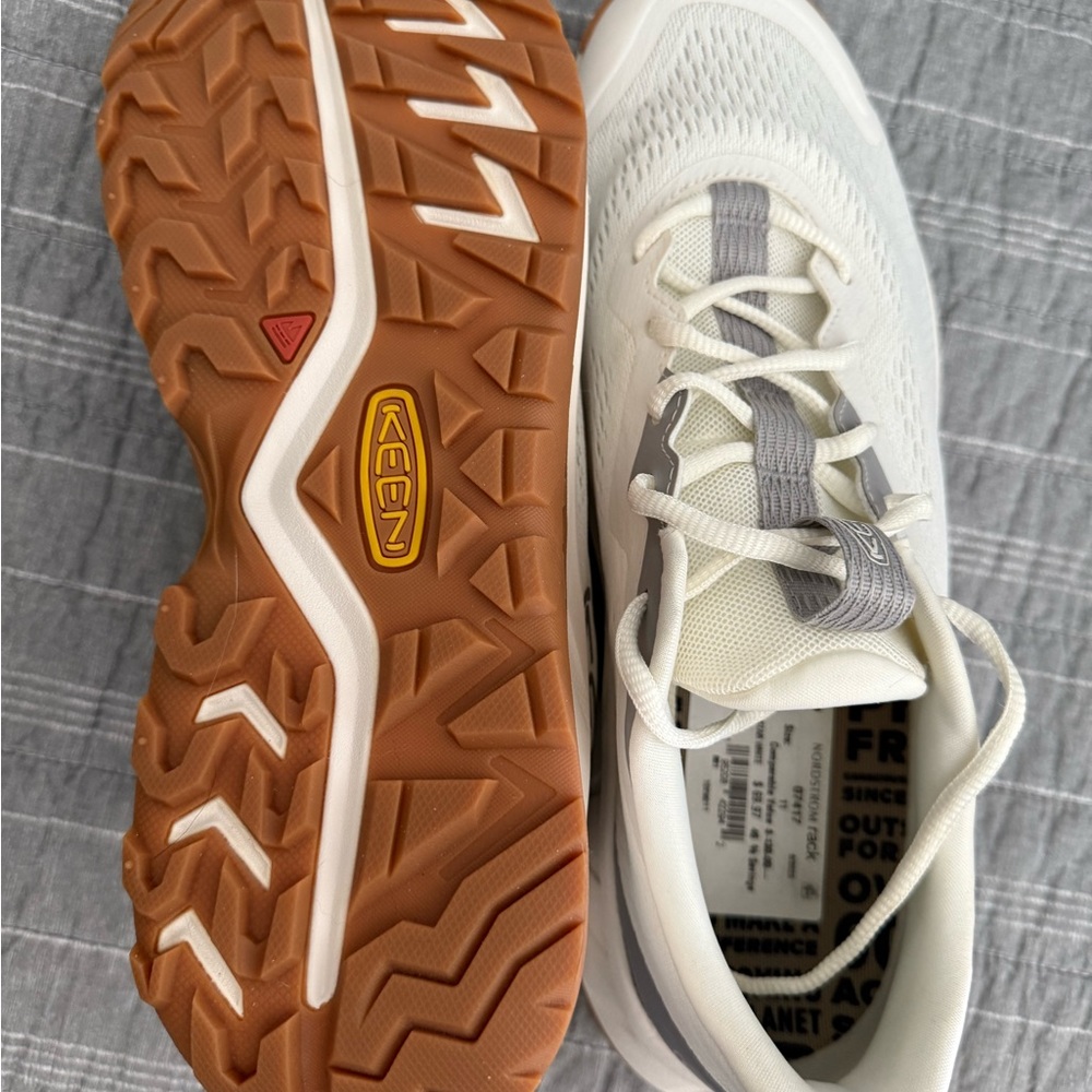 Keen Cream and Gray Trail Shoes - Picture 2 of 4
